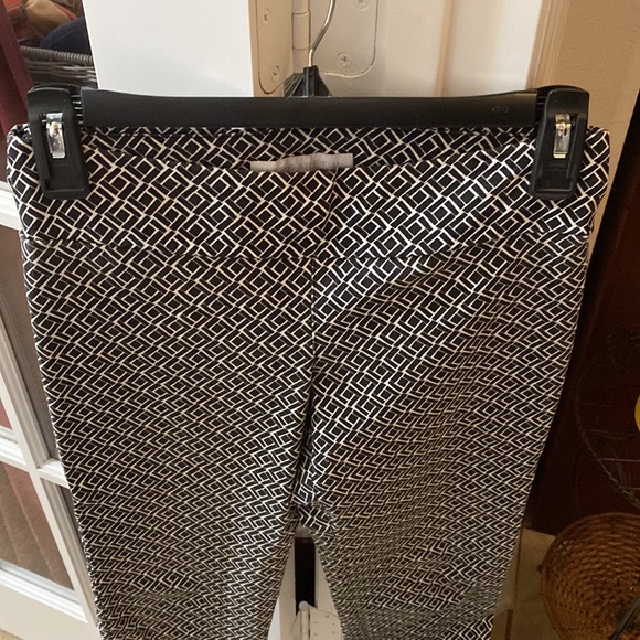 Margaret M Slimming Pant XS in Black & White, Capris - Picture 6 of 6
